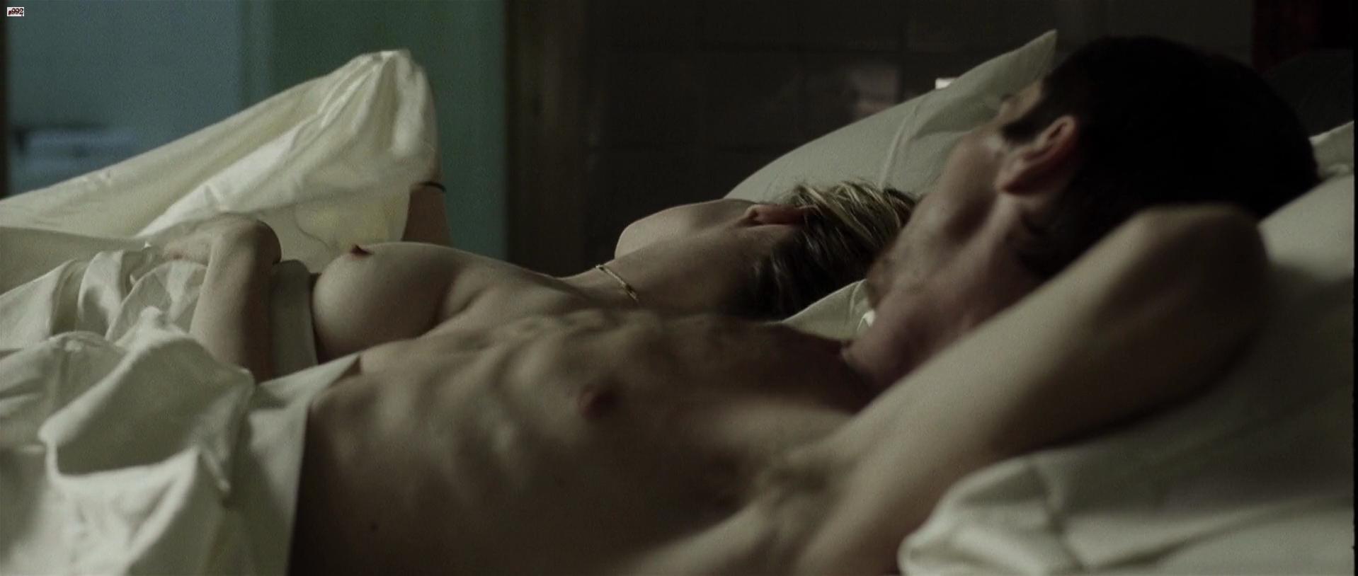 Best of Jennifer jason leigh boobs