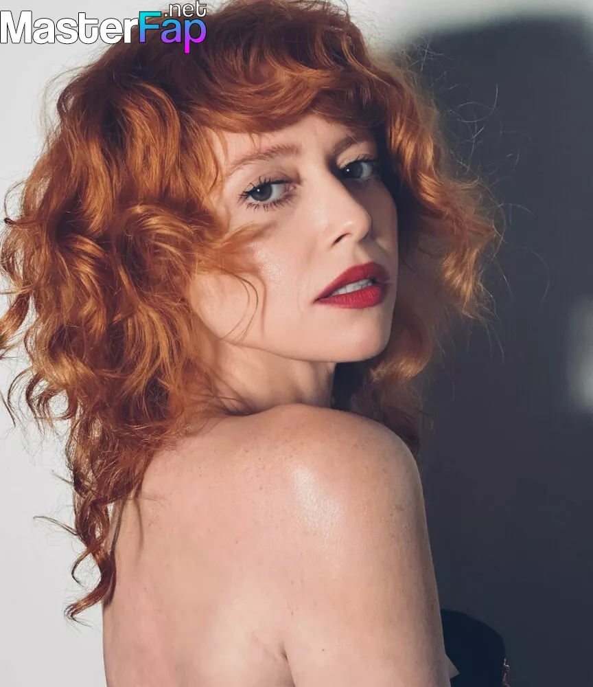 berry yu recommends Natasha Lyonne Naked