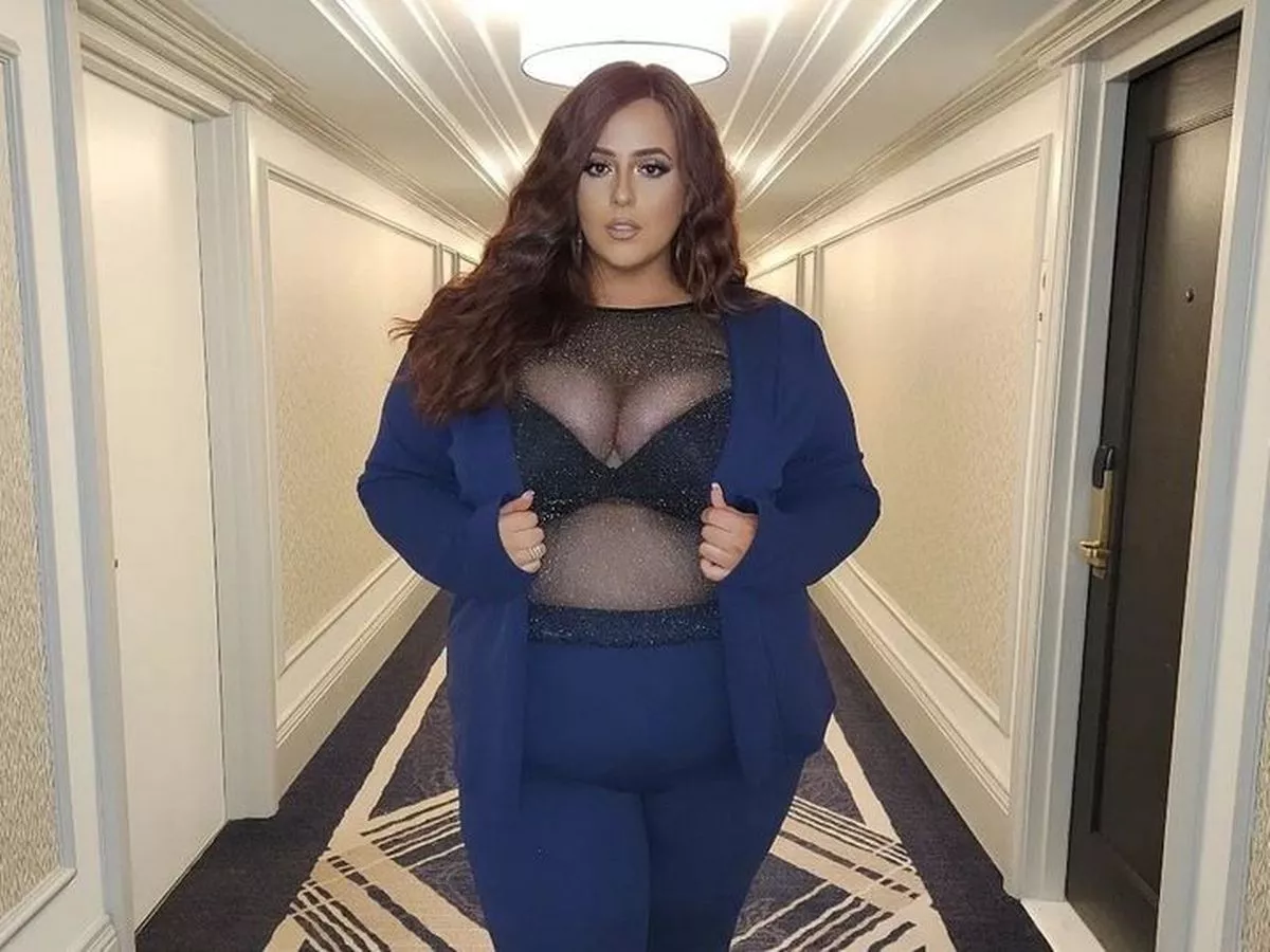 donna hanks recommends Big Curvy Olivia Onlyfans