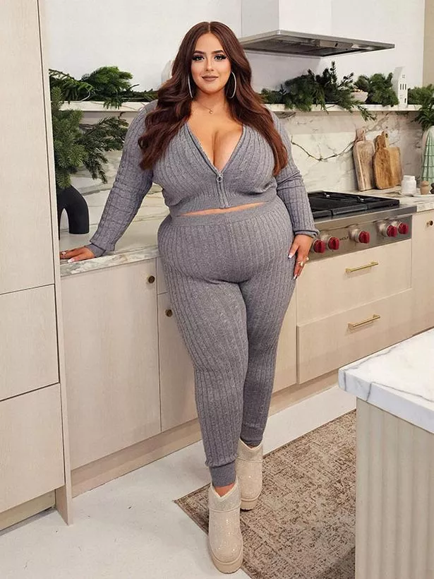 dicky sidharta like onlyfans big curvy olivia photo chimezie kingsley recommends jesse jane crampie pic