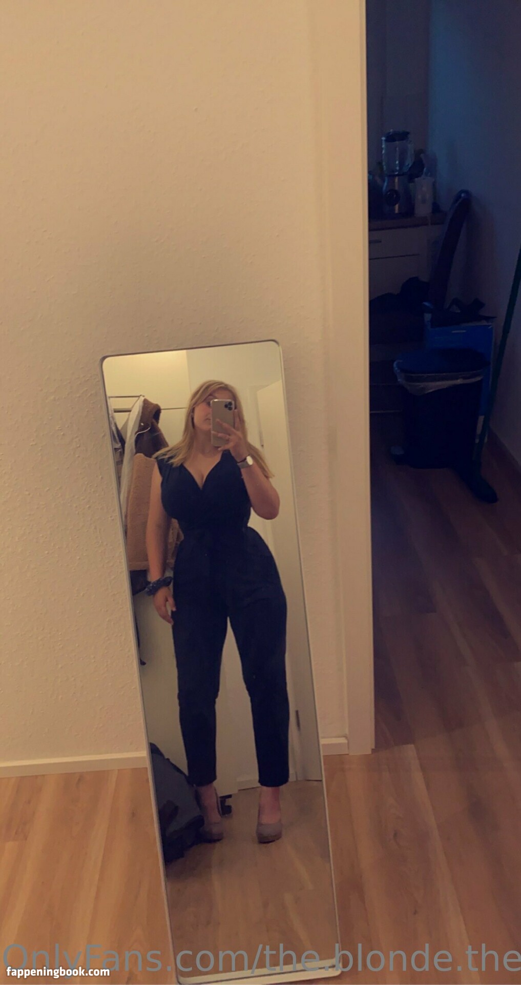 onlyfans petite blonde - jerk off instruction videos naked wife in shower