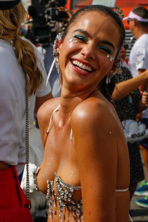 binesh chaudhary recommends Bruna Marquezine Boobs
