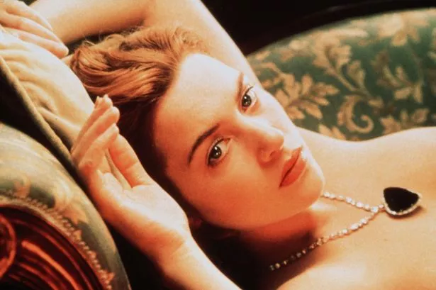 caroline wintle recommends kate winslet nude boobs pic