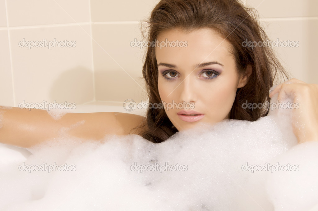 nude women in the bathtub - april blue all internal ebony milf vid