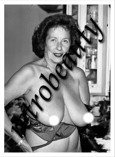david farry like saggy big tits mature photo dan foxwell recommends saggy big tits mature pic