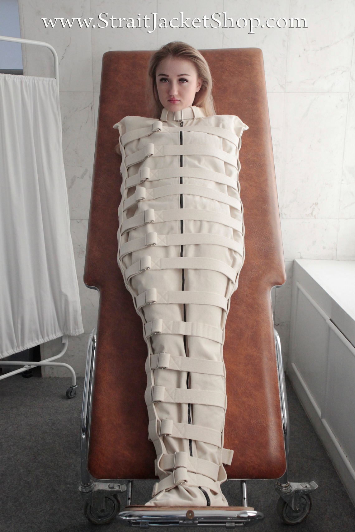 straight jacket bondage - claudia bittencourt kira kener porn star