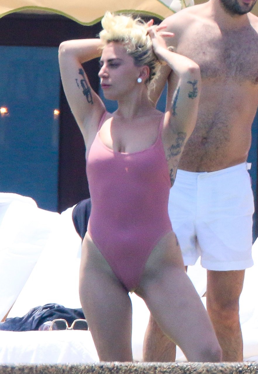sexy lady gaga nude - ebony no gag reflex drake renfro