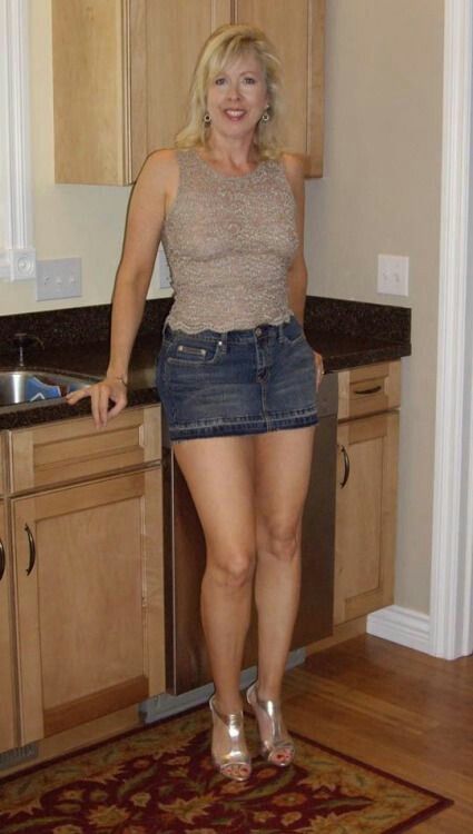petite blonde cougar - giving head to a stranger blobde porn