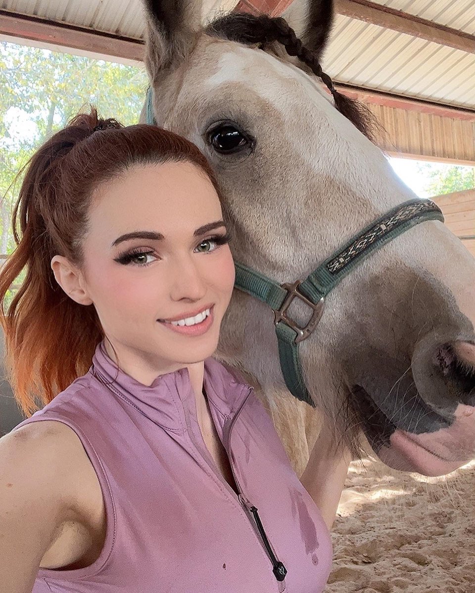 amouranth only fans leaks - hairy cream pie lesbian punch fisting