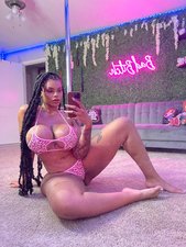 amira jamil recommends Hallehayes Onlyfans