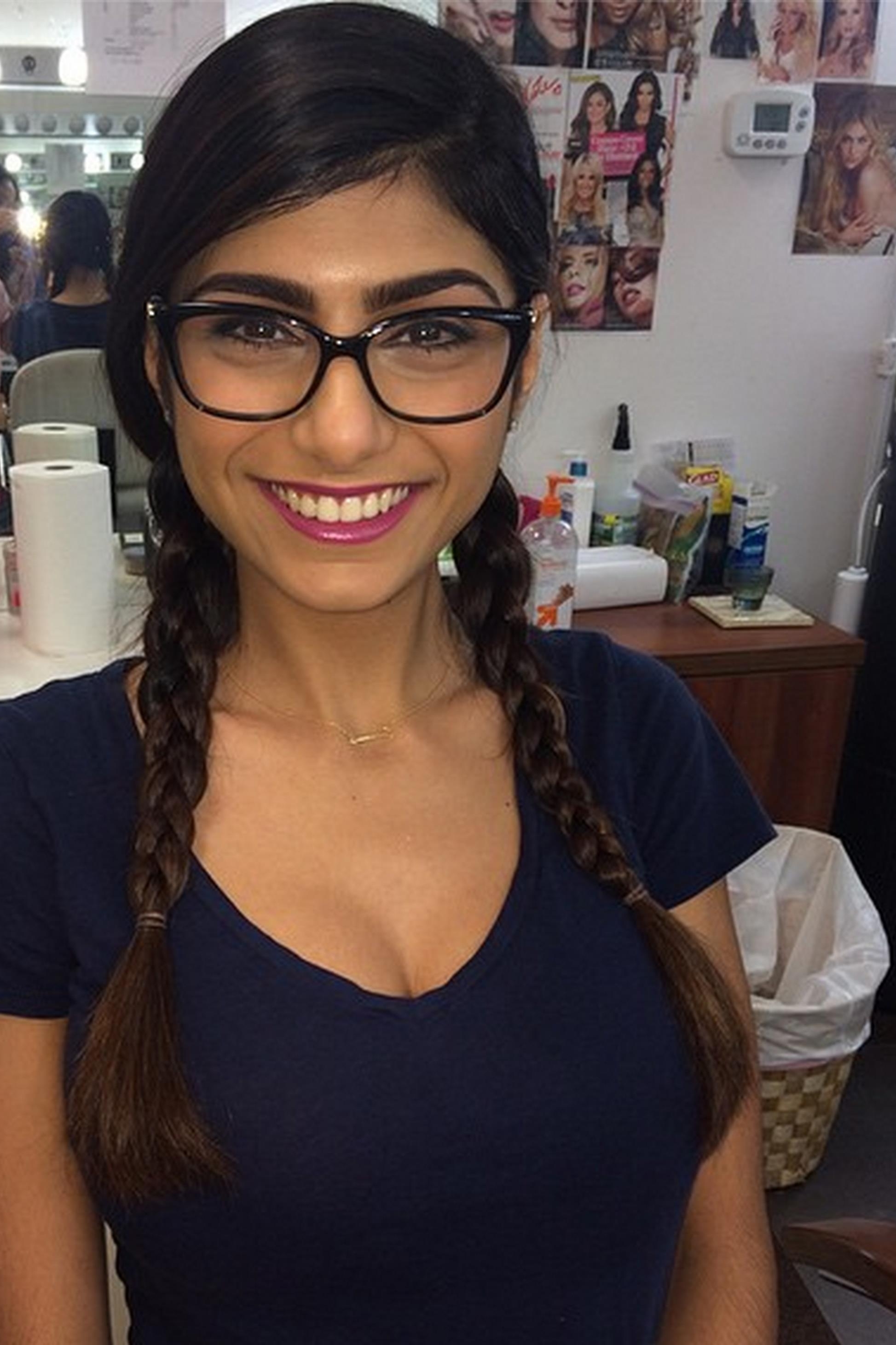 horny mia khalifa - naked indian amateur mature milf blow