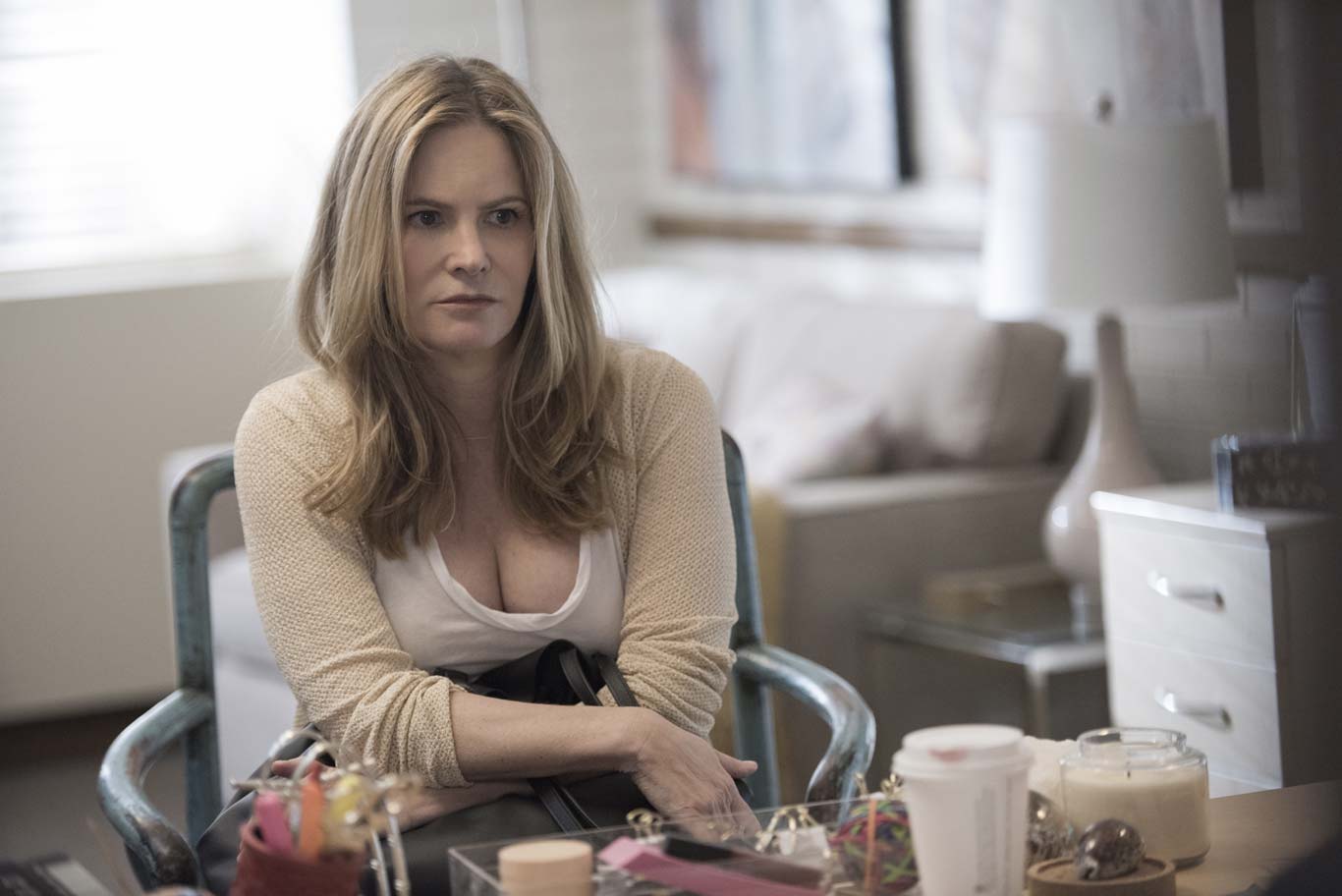 Best of chloe cherry and sydney sweeney andrew chiasson share jennifer jason leigh boobs photos