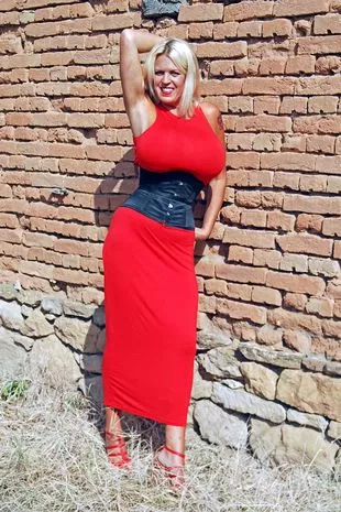 amin shahid like tits small waist giant photo dana hilbert recommends naked mature lesbians pic