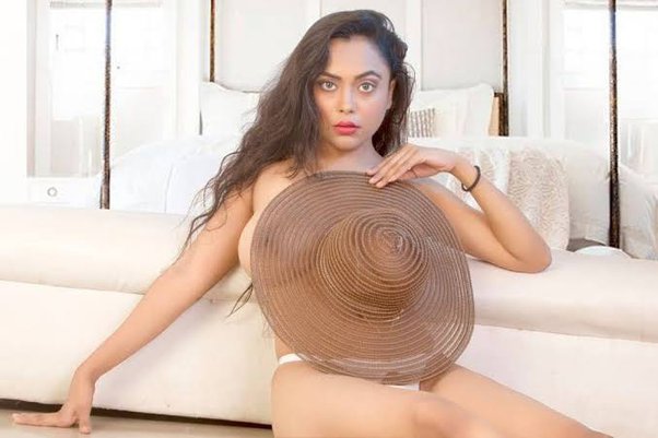 donna deines like hot heroines nude photo danielle masters recommends hot heroines nude pic