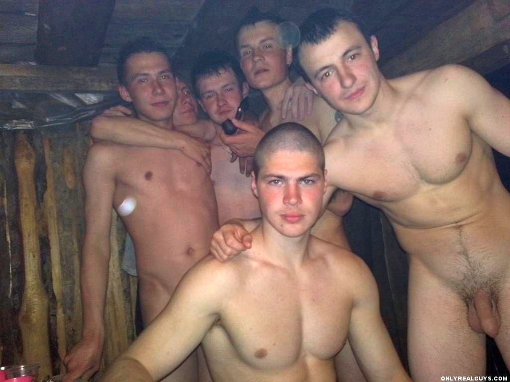 straight guys caught naked - melissa rauch breast suzi simpson nude