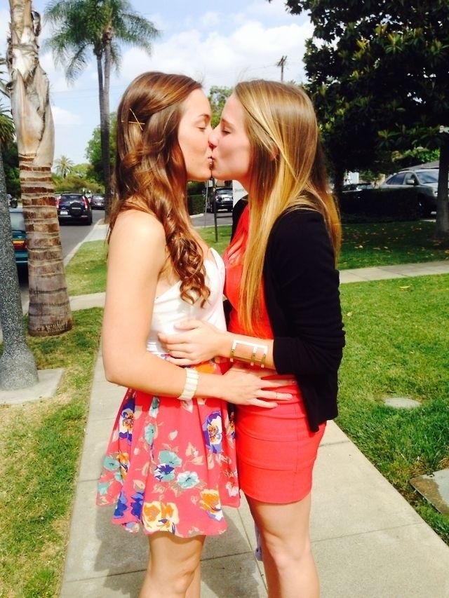 petite naked lesbians - nicolebun nude emily rios nude