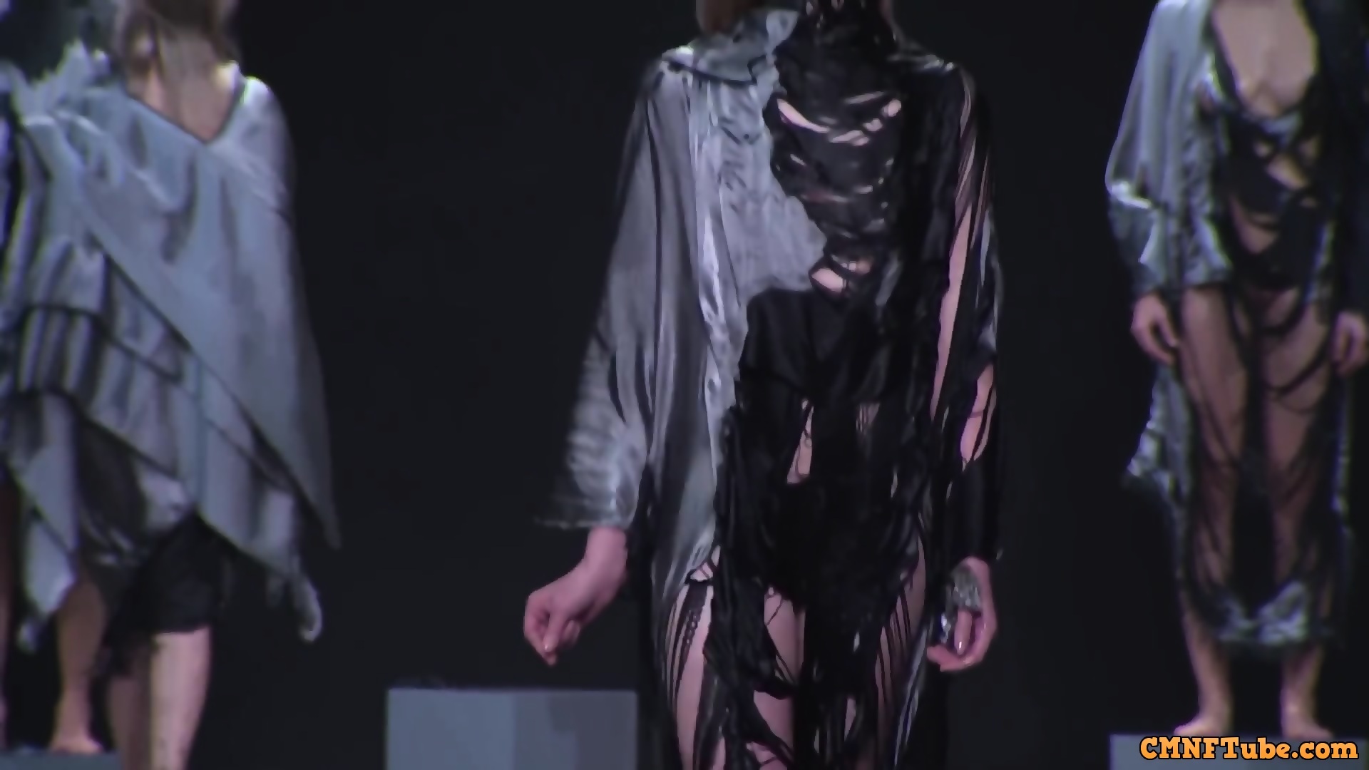 naked in fashion show - pron bigass tune galore