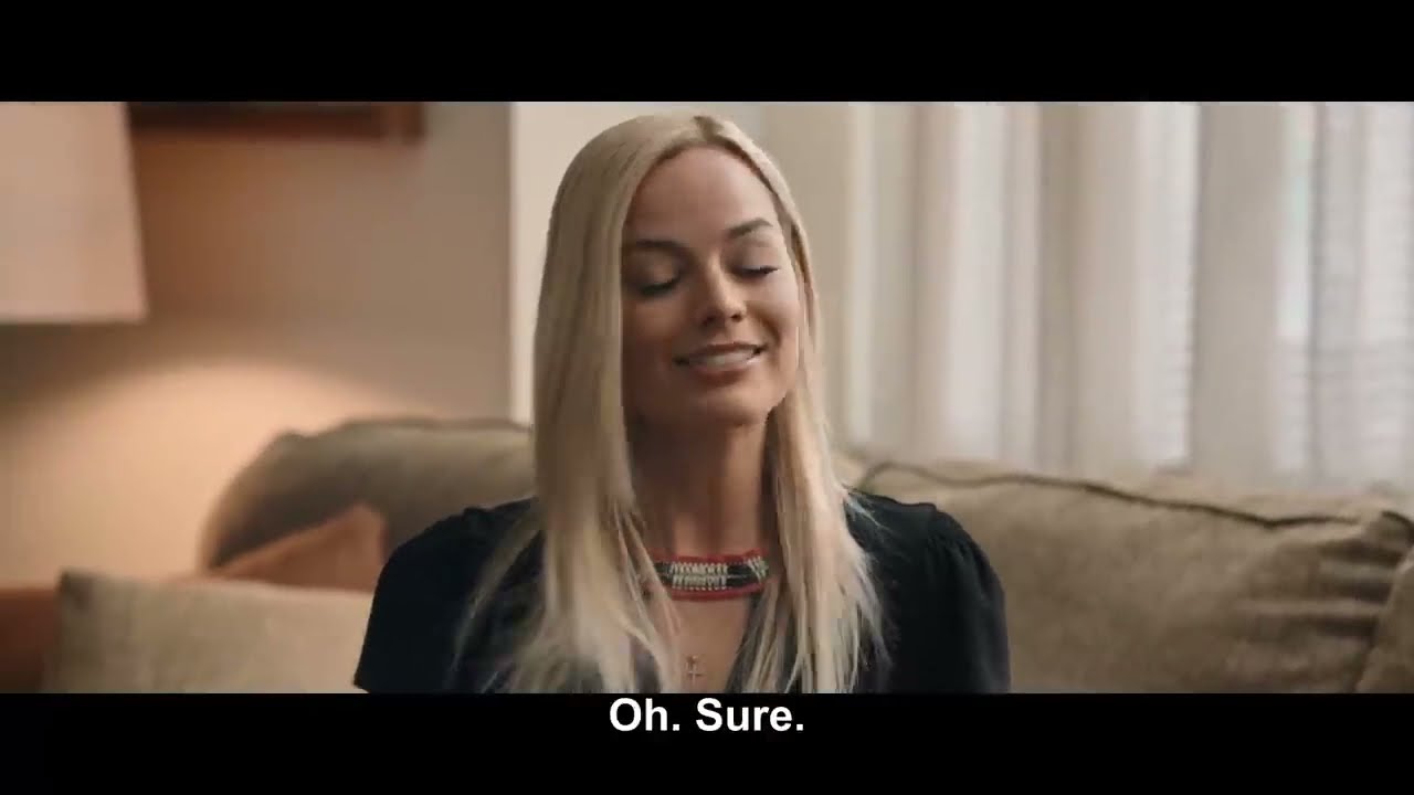 colleen johnstone recommends Margot Robbie Upskirts