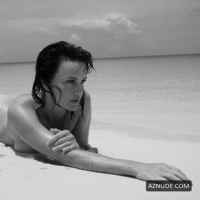 Best of Carla gugino boobs