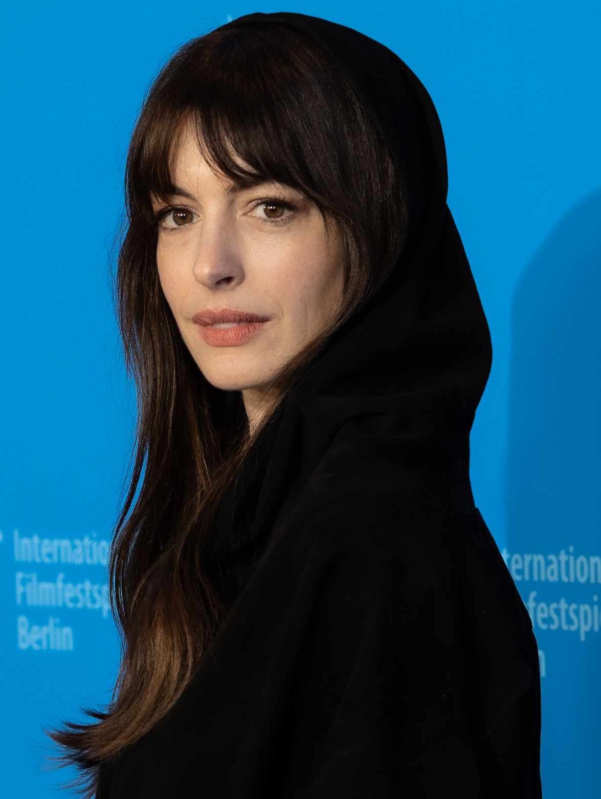 cora bryan recommends anne hathaway hot havoc adam moynihan add anne hathaway hot havoc photo