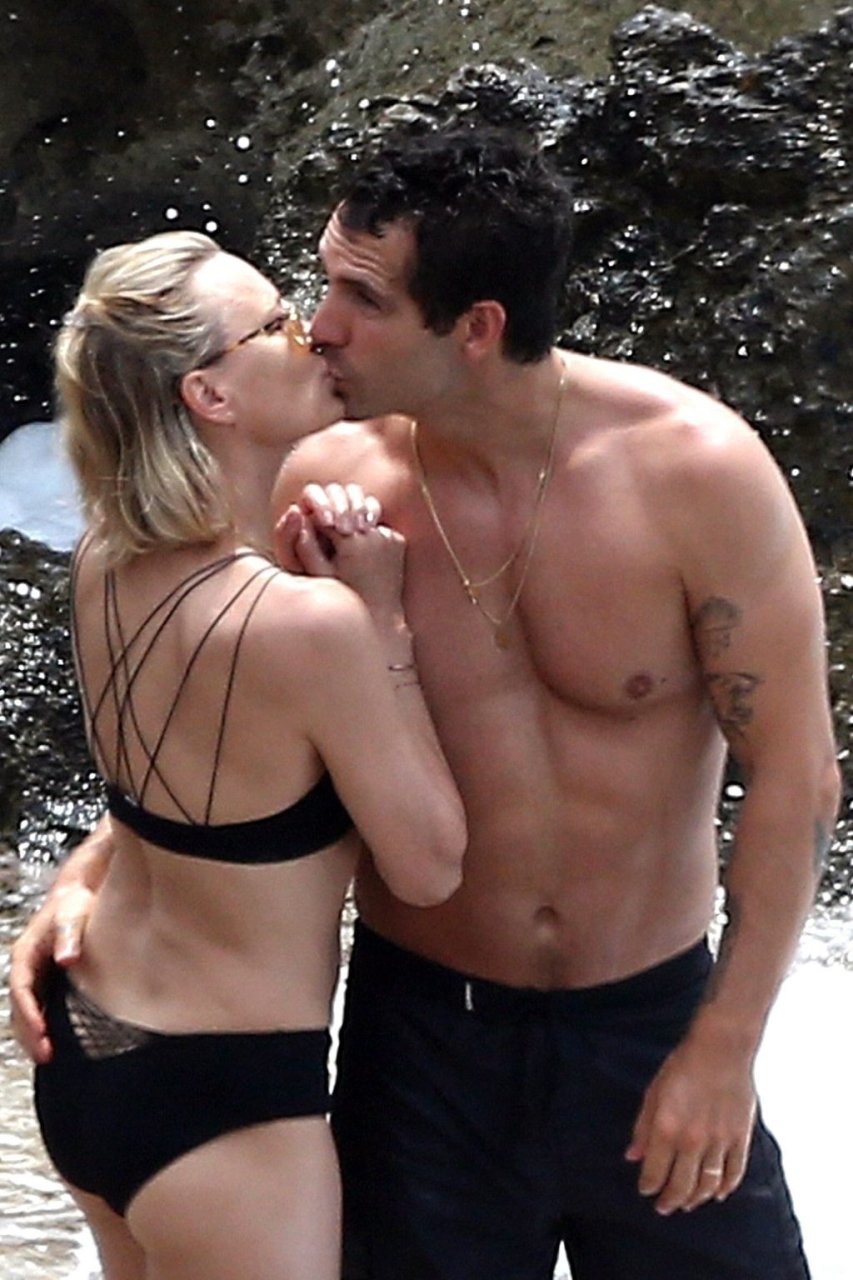 brian resma recommends Robin Wright Naked