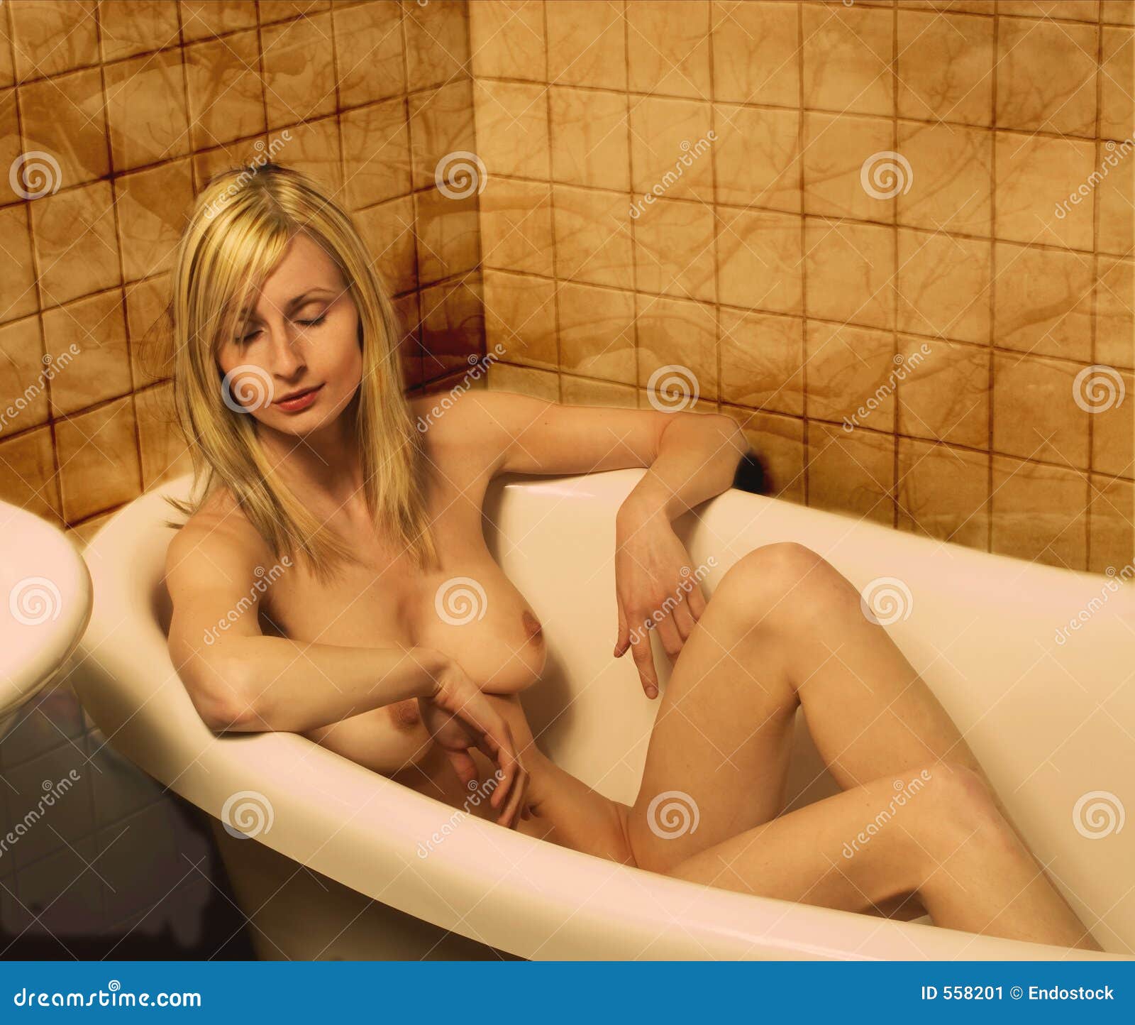 nude women in the bathtub swallow semen nude women in the bathtub