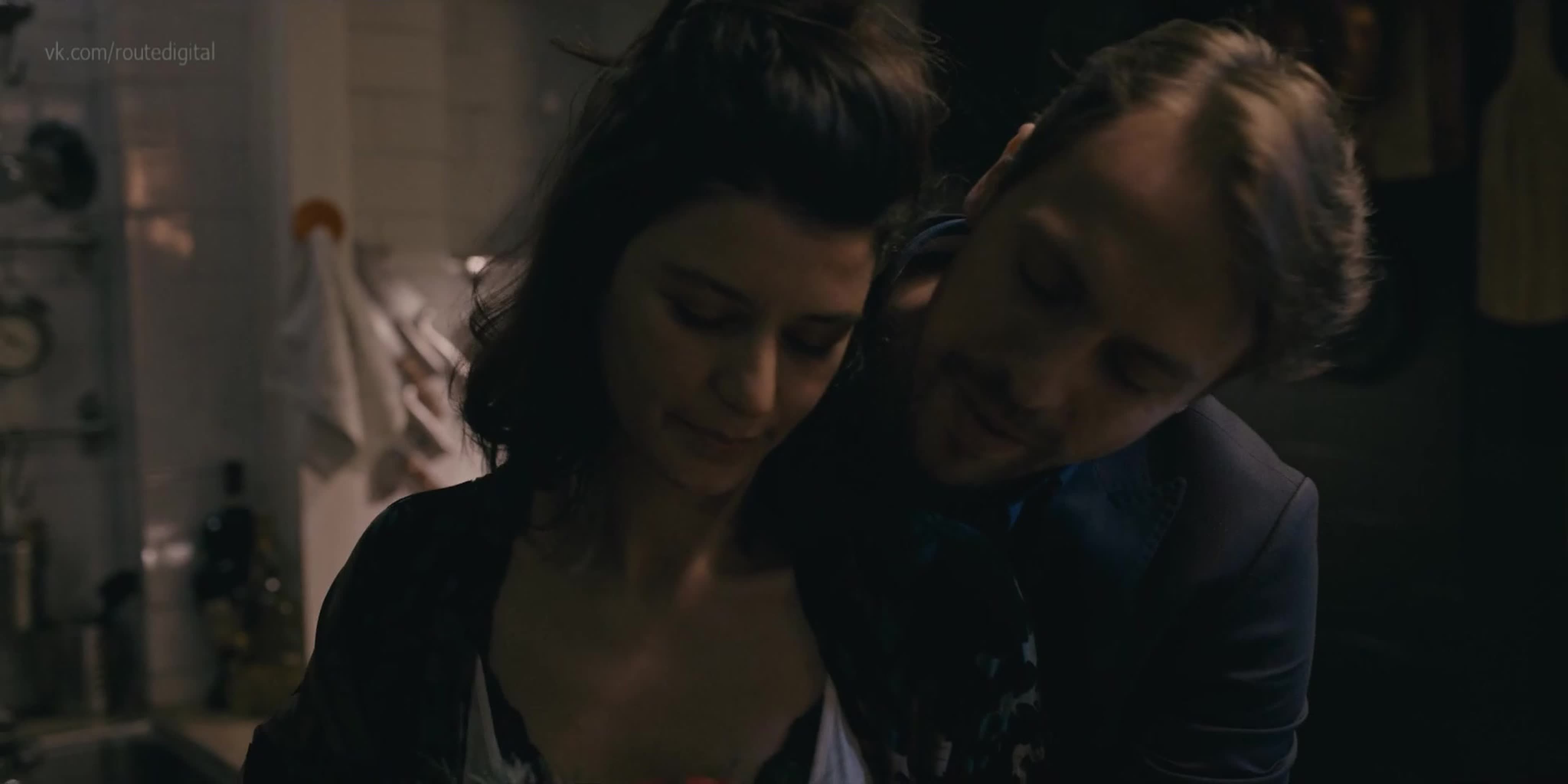 amy faller like beren saat nude photo andy dahm recommends beren saat nude pic