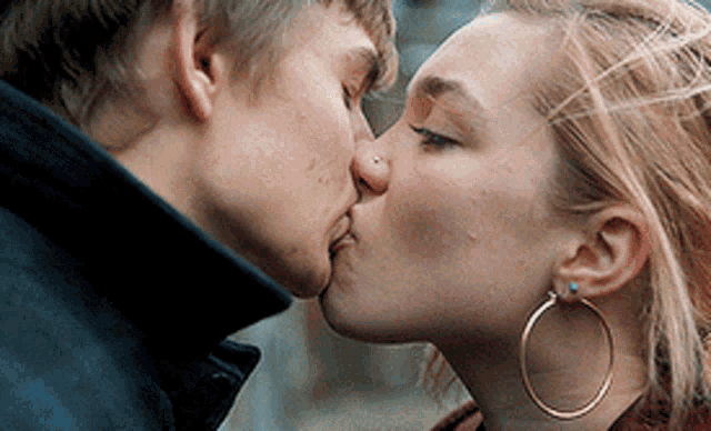 dan hassler recommends florence pugh lesbian scene pic