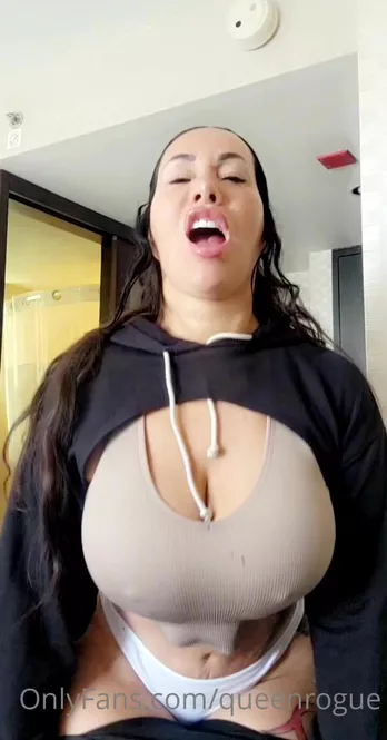 christa jacobs recommends queen rouge onlyfans pic
