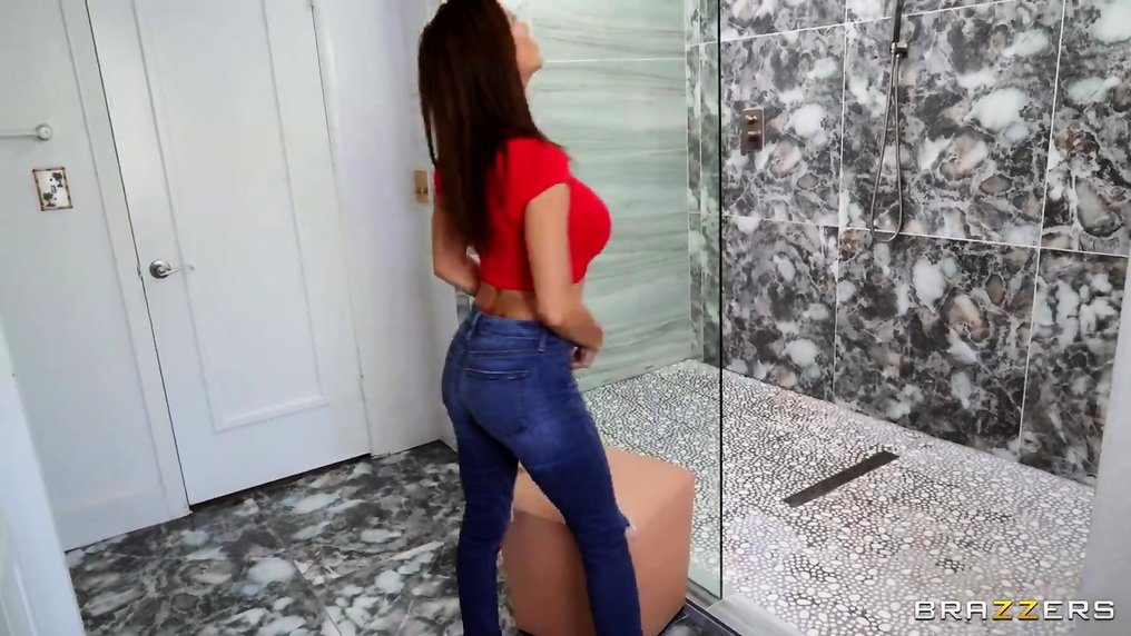 debbie evenson recommends big tit milf shower pic