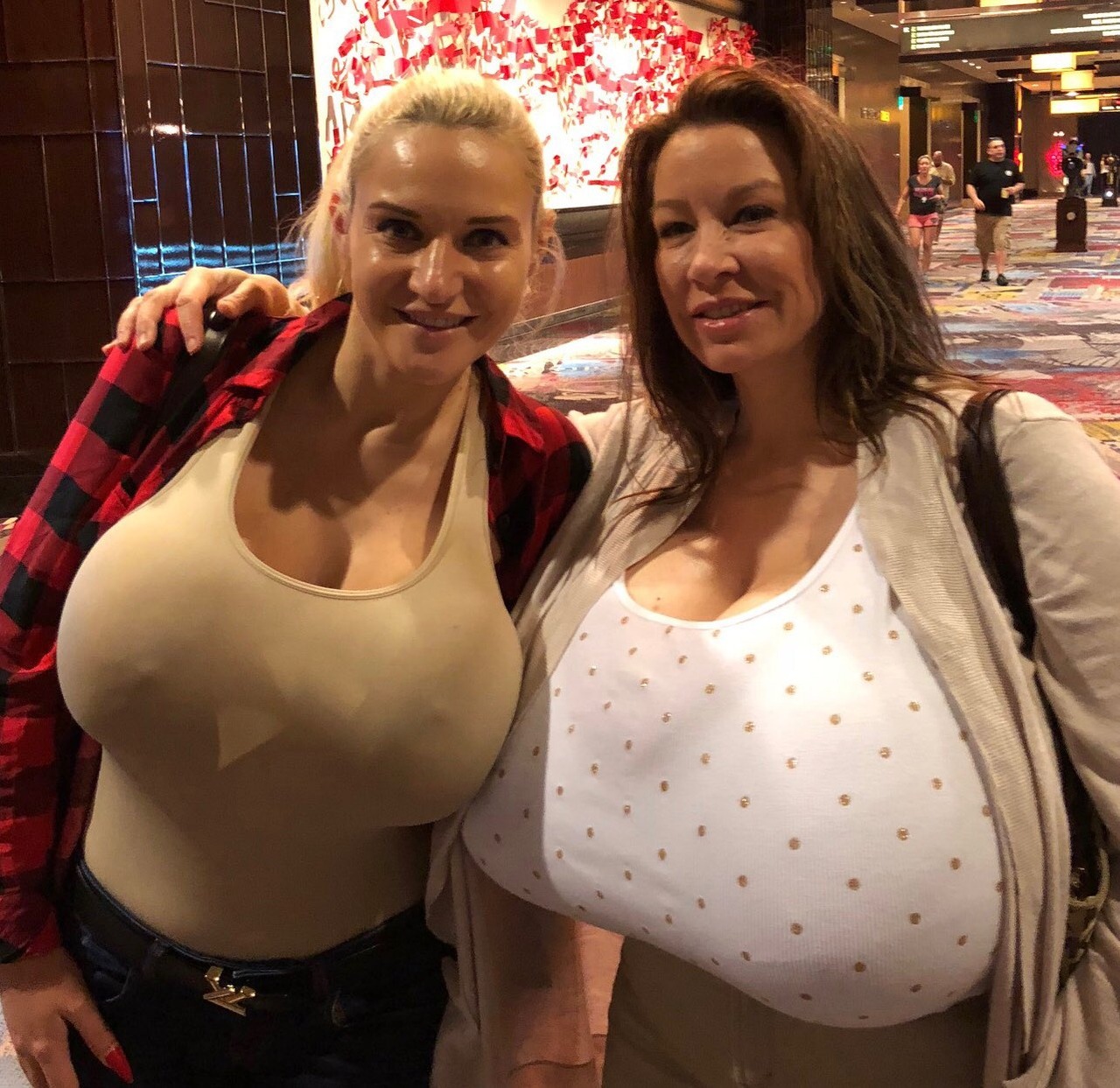 chelsea charms boobs - busty nude cougars little caprice vr