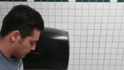 cynthia fu recommends Cute Guy Jerking Off