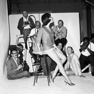 amzad hussain share elizabeth debicki nude