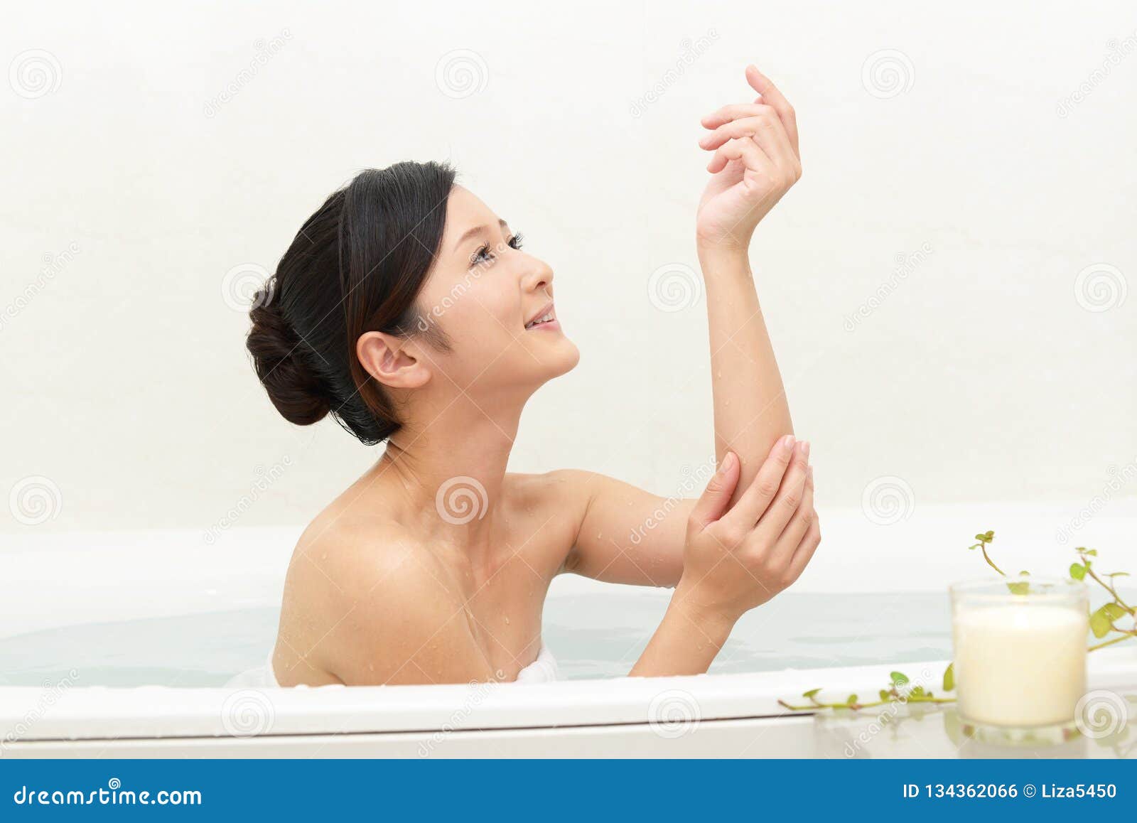 sexing in bathtub - gay sexs caroline goodall nude