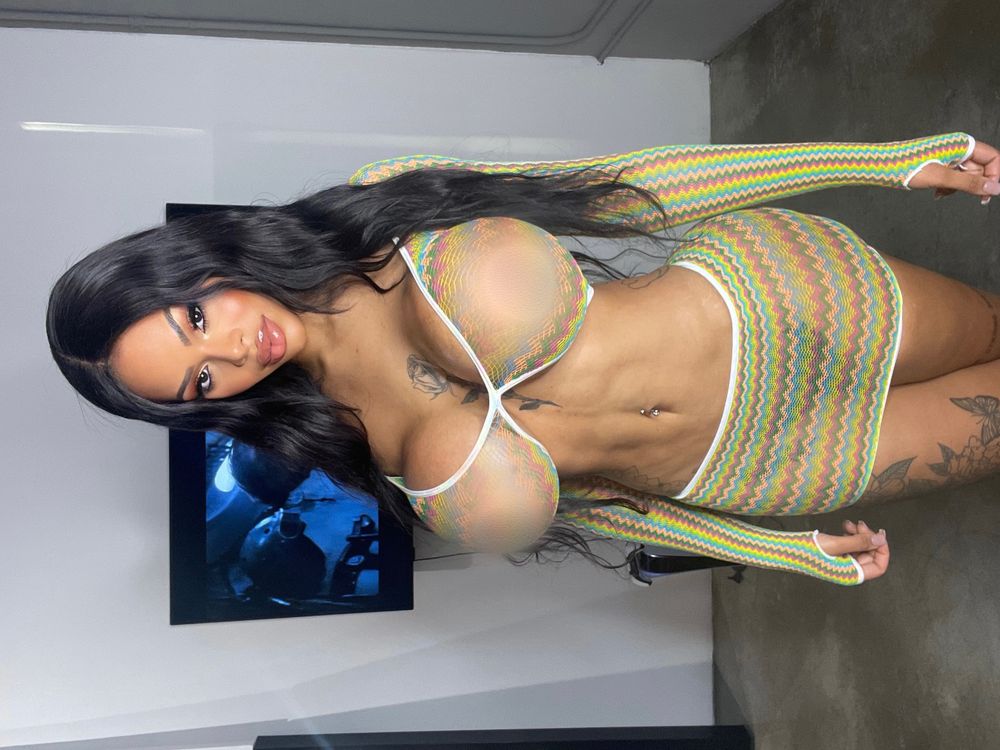 abby hinton recommends hallehayes onlyfans pic