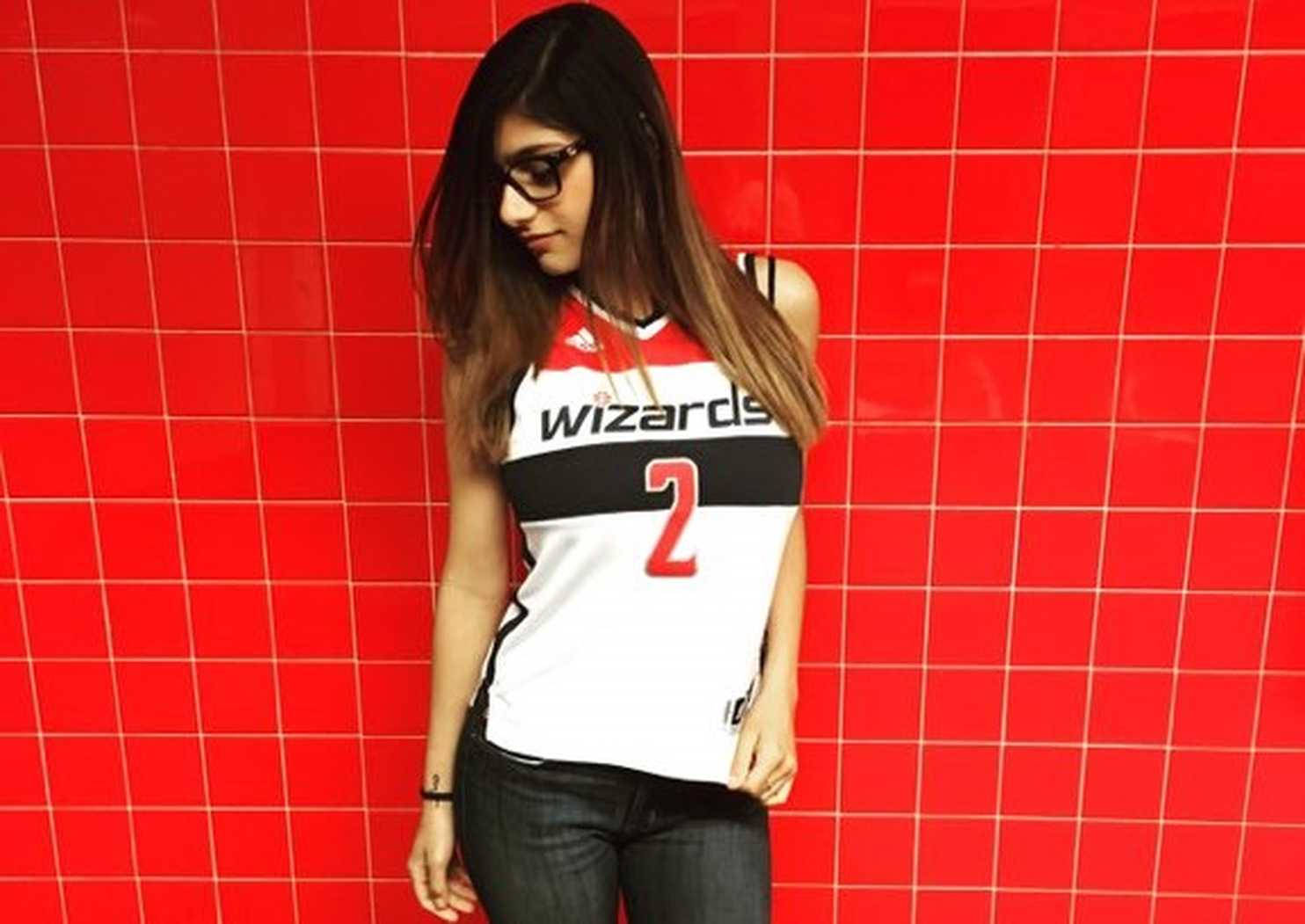horny mia khalifa - rough daddy daughter porn naomi watt naked