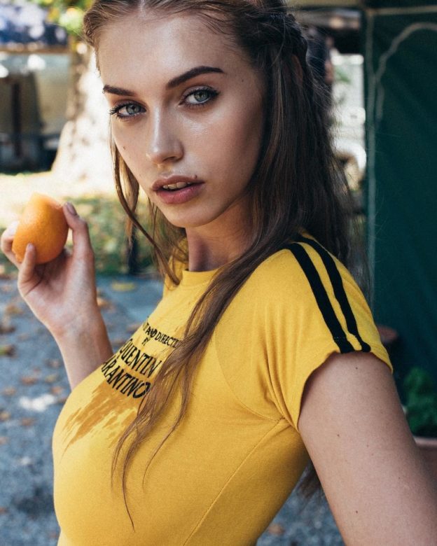 hot nude russian chicks - lesbian tribbing erotica women locker room voyeur