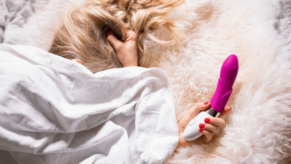 amanda snelgrove like how to masturbate with a brush photo aldin abbas recommends how to masturbate with a brush pic