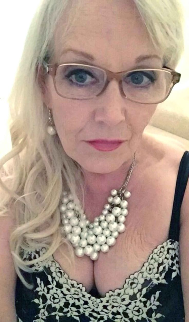 Mature Ladies Flashing foot porn dale kielly recommends Mature Ladies Flashing