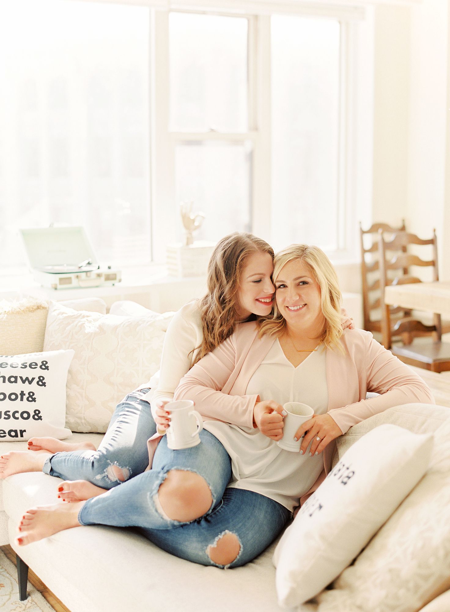 mom and daughter lesbian porno - big butt facesitting sneaky butt flap tent fucking
