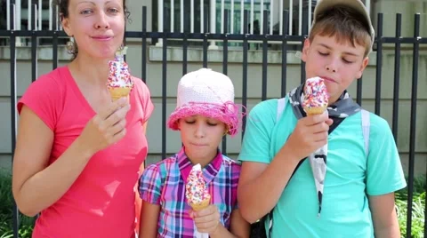 angie olguin recommends Mother Daughter Licking