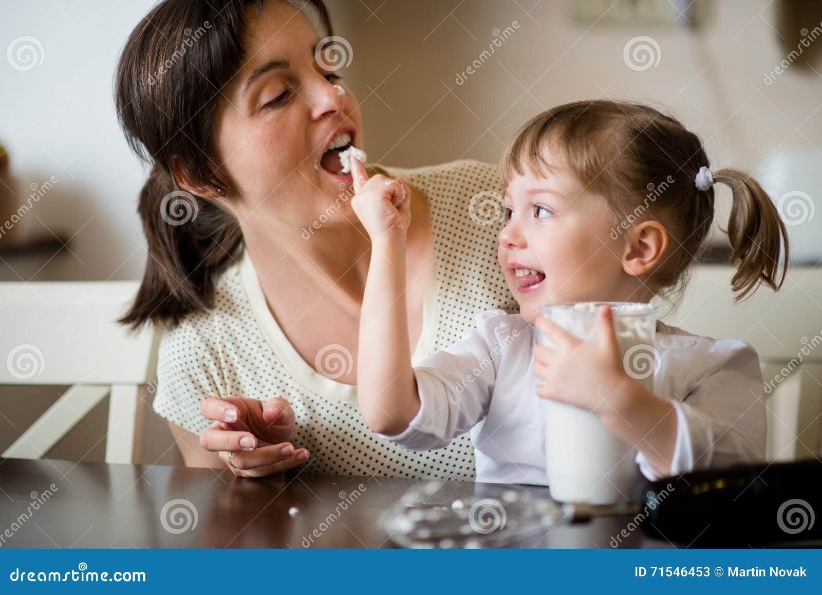 mother daughter licking bdxloqgo npjo mother daughter licking