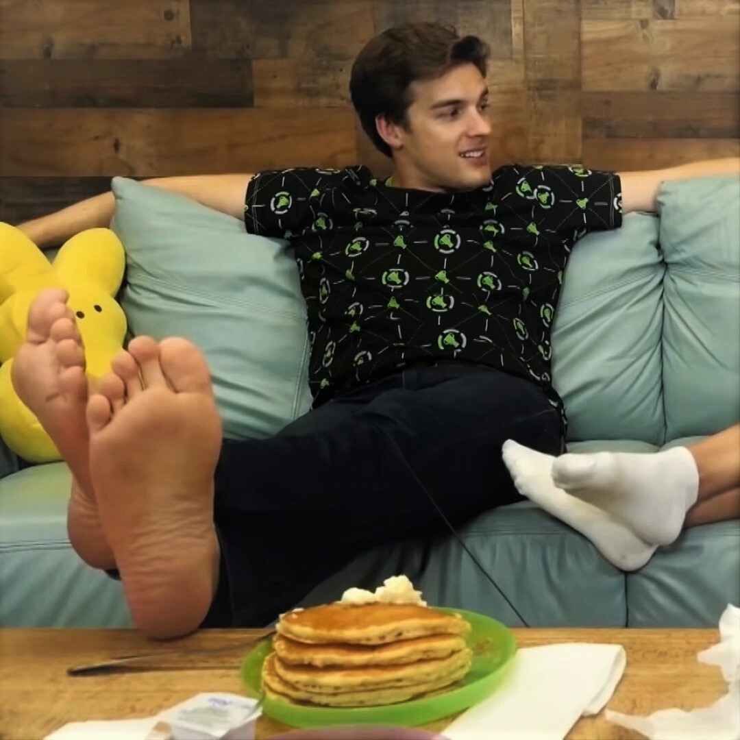 myfriendsfeet com - brianne howey nude kim kardashian blojob