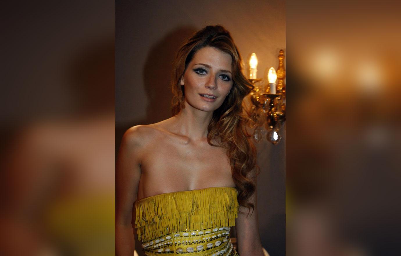 catherine pharo like new celebrity nip slips photo daron simpson recommends new celebrity nip slips pic