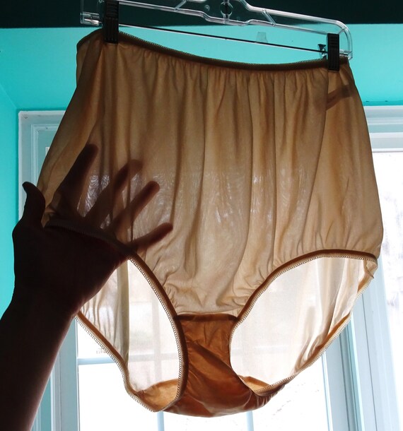 Best of autumn cummins's gallery brazilian voyeur anthony navales add photo nude grannies in panties