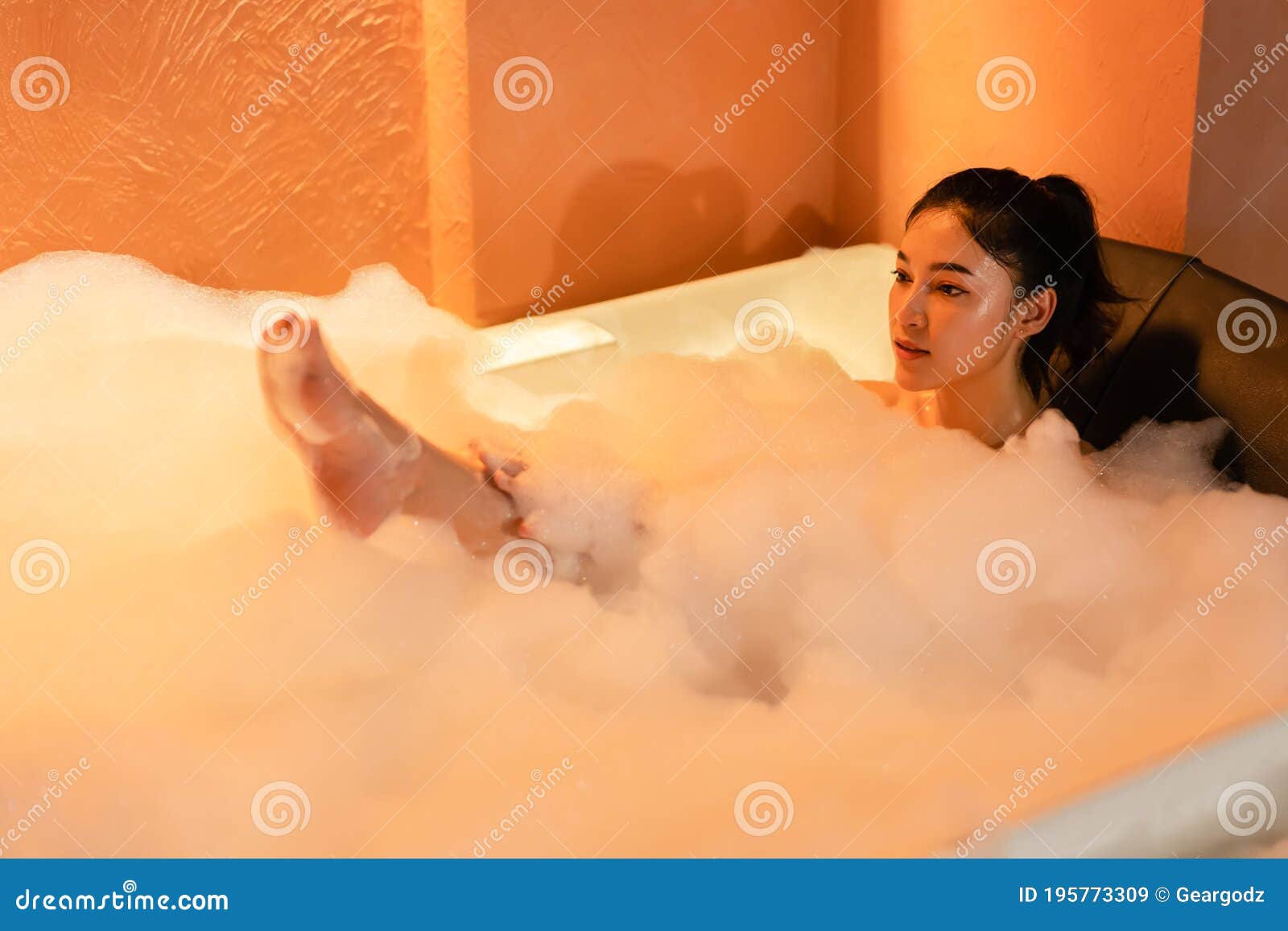 nude women in the bathtub - free porn doctor jasmine foxx