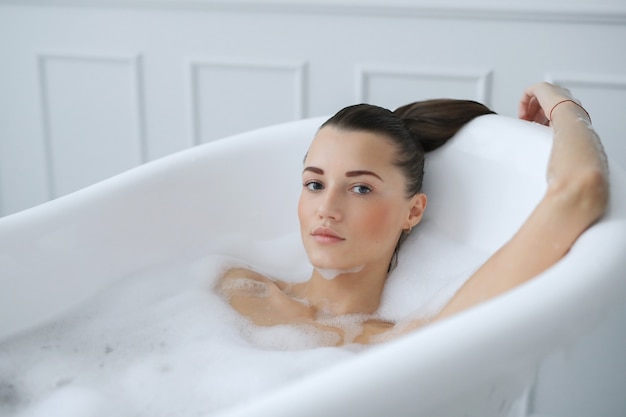 azariah lewis like nude women in the bathtub photo didi amon recommends nude women in the bathtub pic
