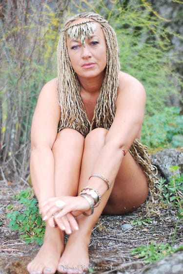 caitlyn king recommends Cassie del isla feet
