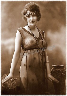 amanda christman like retro ladies nude photo christopher brabant recommends retro ladies nude pic