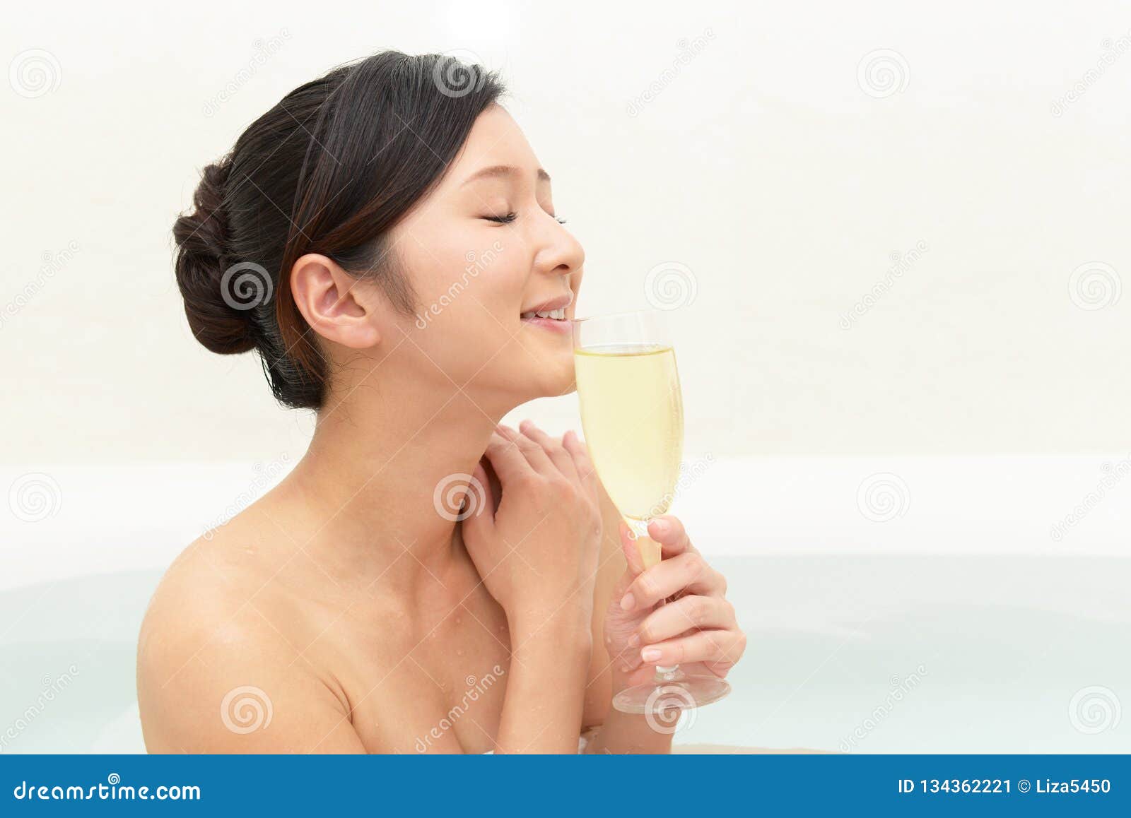 sexing in bathtub - tranny cums while fucked blonde hotwife onlyfans